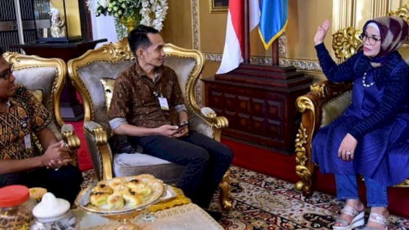 Ketua Tim Penggerak PKK Sulawesi Selatan, Liestiaty F Nurdin (kanan).