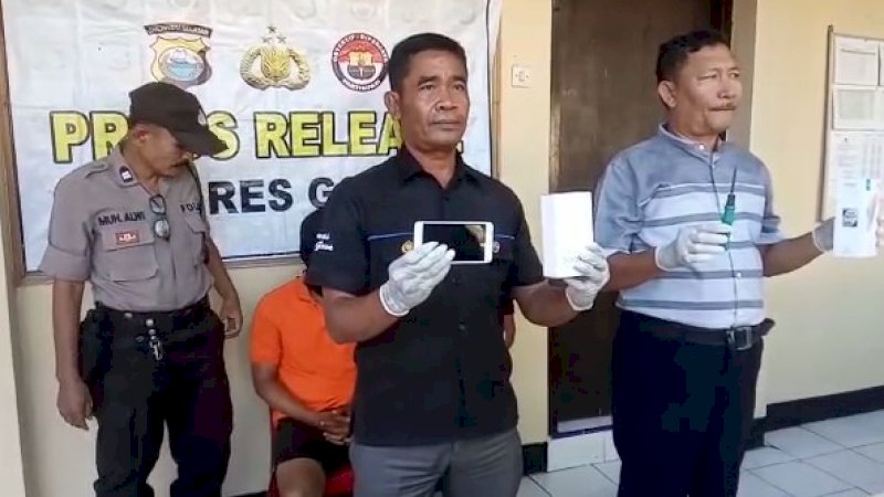 Rilis Polres Gowa terhadap pelaku pencuri ponsel.