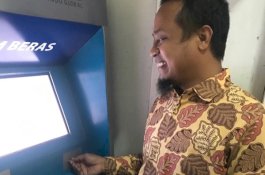 Mampu Muat 220 Kilogram, Wagub Sulsel Tinjau ATM Beras