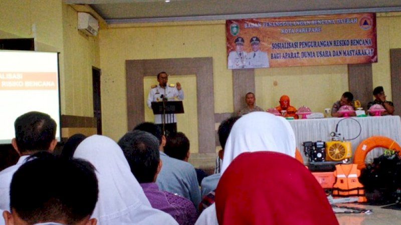 Pemerintah Kota Parepare melalui Badan Penanggulangan Bencana Daerah (BPBD) menggelar sosialisasi pengurangan resiko bencana bagi aparat, dunia usaha, dan masyarakat di Hotel Grand Kartika, Kamis (29/8/2019).
