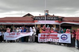 Perawat Dipukul, Puluhan Petugas Medis RS Arifin Nu'mang Geruduk Polres Sidrap 