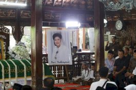 SBY Cerita Momen Ani Yudhoyono Pamit Terakhir Kali ke Ibunya