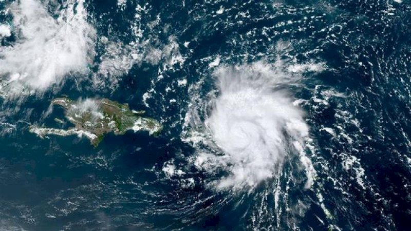 Badai 'Sangat Kuat' Dorian Menuju Florida, Warga Diminta Waspada