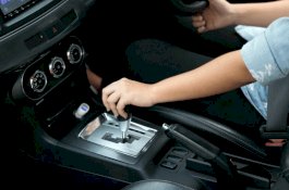 Haram, Jangan Lakukan Hal Ini pada Mobil Matik