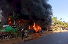 Bengkel di Patallasang Terbakar, Satu Keluarga Dilarikan ke Puskesmas