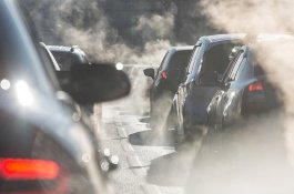 Ini 10 Merek Mobil Penyumbang Polusi Udara Paling Minim