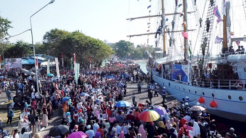 Pangkalan Utama TNI AL VI (Lantamal VI) Makassar akan mengelar open ship dan joy sailing.