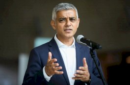 Trump Balas Kritikan Sadiq Khan, Menyebutnya Walikota Mengerikan