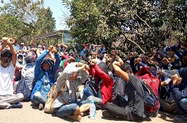 Tidak Bisa Kuliah dan Kerja, Imigran Demo di Rudenim Makassar