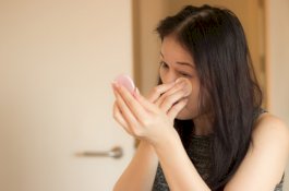 Wanita Ini Tak Bersihkan Make Up dengan Benar, Tungau Hidup di Bulu Matanya