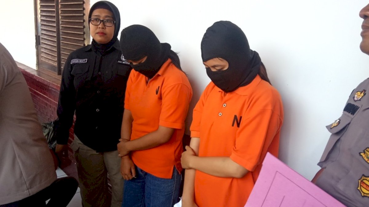 Sambil Menangis, Kakak Beradik yang Keroyok Guru di Gowa Ngaku Menyesal