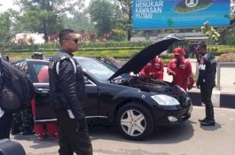 Duh... Mobil Dinas Jokowi Mogok di Kalimantan