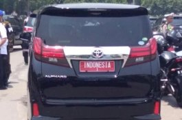 Mercedes Benz Mogok, Begini Penampakan Toyota Alphard Cadangan Jokowi