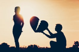 4 Zodiak Ini Sangat Takut Cintanya Ditolak