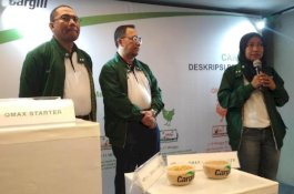 Peternak Se-Sulsel Ikuti Peluncuran Pakan Ayam Petelur Tanpa Antibiotik