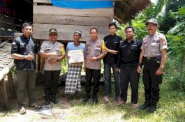 Alhamdulillah... 10 Keluarga di Bulukumba Dapat Bantuan dari Bhayangkari