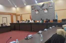 Mahasiswa KKN Profesi Farmasi UMI disambut Sekda Bantaeng