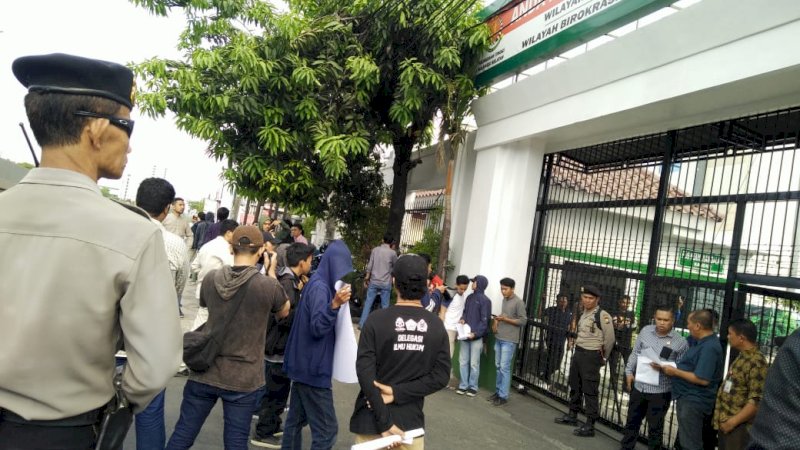 Sebelum Pelantikan, Mahasiswa Desak Kejati Proses Anggota Dewan yang Bermasalah