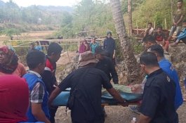 Dirut RSUD Batara Siang Pimpin Langsung Evakuasi Nenek Marahuma