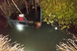 Senter Masih Menyala di Kepala, Petani Tambak Ditemukan Tewas di Empang