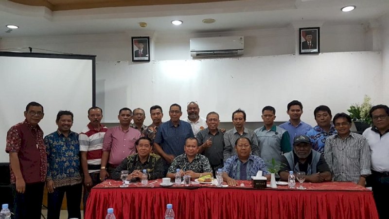 Panitia Musyawarah Besar Kerukunan Keluarga Sulawesi Selatan (KKSS) XI usai menggelar rapat Jumat malam (6/9/2019).