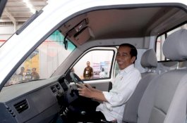 Fadli Zon Usul Jokowi Pakai Mobil Esemka, Istana Bilang Begini