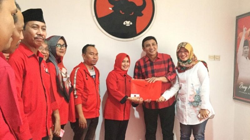 RPG Daftarkan Alimuddin di PDIP Makassar