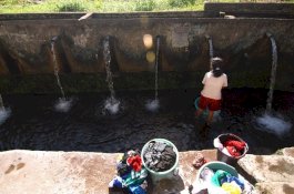 Pengantin Baru Ini Sedang Berduaan di Pancuran Bareng Istri saat Diserang Pelaku