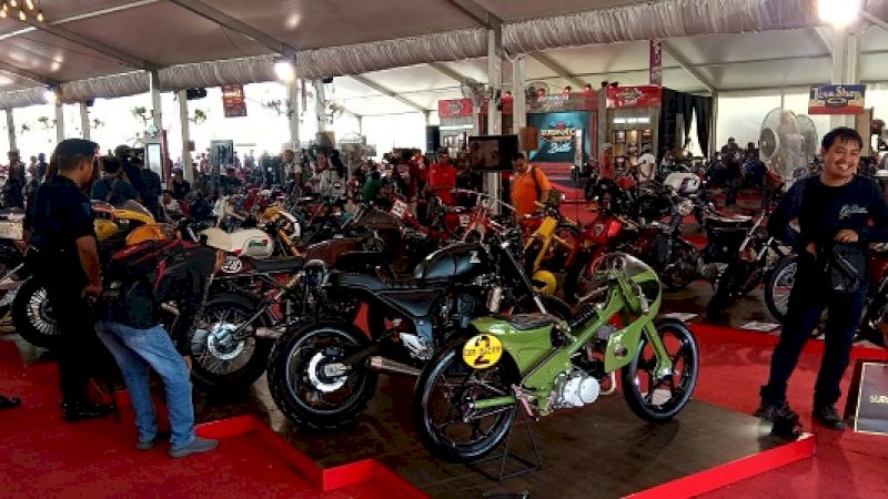 Para pencinta dunia kendaraan roda dua di Makassar bisa mengikuti Suryanation Motorland Battle 2019 di pelataran parkir Phinisi Point, Jalan Metro Tanjung Bunga, Makassar, Sabtu (7/9/2019).