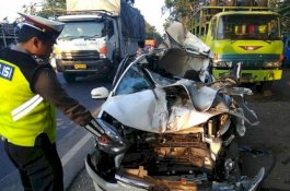 Kronologi Agya Tabrak Truk Tronton Parkir yang Tewaskan Satu Keluarga