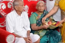 Sehari Setelah Bayinya Lahir, Suami 'Ibu Tertua di Dunia' Menderita Stroke