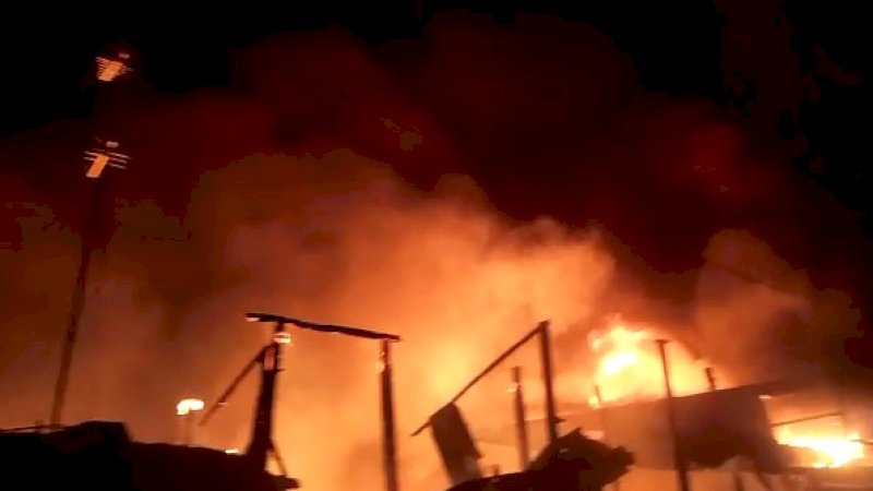 Kebakaran yang terjadi di Jalan Baji Pa'mai, Makassar, Minggu malam (8/9/2019).