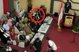 Danny Pomanto Duduk Berdampingan IAS pada Pelantikan Anggota DPRD Makassar