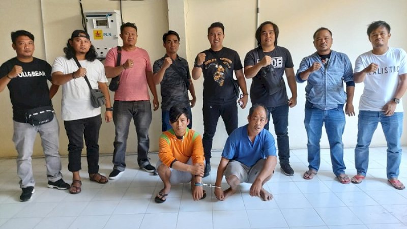 Jamal (25) dan Zaenal (40) tidak berkutik saat diamankan oleh personel Polsek Dua Pitue dan Unit Khusus Satreskrim Polres Sidrap, Sulawesi Selatan.