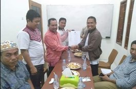 Buktikan Keseriusannya Maju di Pilkada Selayar, Guru Besar Uncen Ambil Formulir di PKS