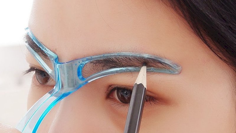 Ditemani Sulam Alis, Barang Wanita Ini Dibawa Kabur Teman Kencannya