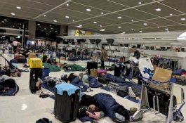 Topan Faxai Hantam Jepang, 17.000 Penumpang Terlantar di Bandara