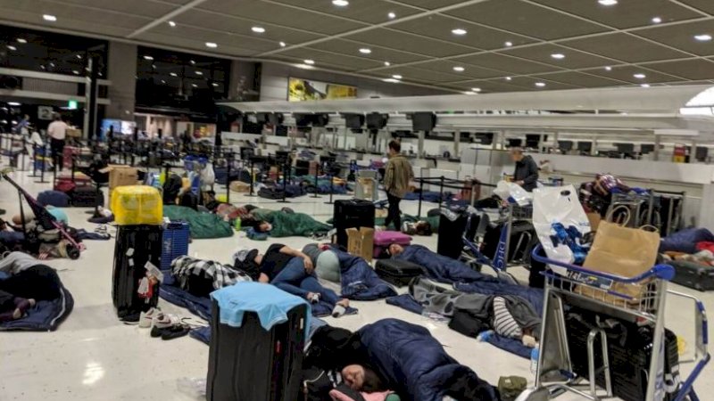 Topan Faxai Hantam Jepang, 17.000 Penumpang Terlantar di Bandara