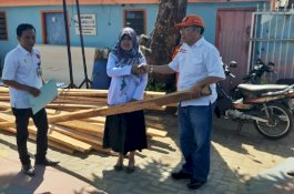 BPBD Makassar Salurkan Bantuan Stimulan untuk Korban Kebakaran di Baji Pa'mai