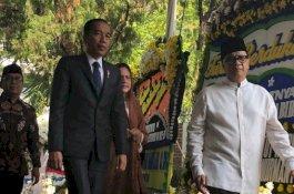 Jokowi Tinggalkan Rumah Duka, SBY Melayat BJ Habibie