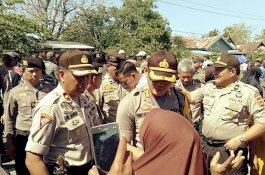 Warga Ci'nong Jeneponto Blokade Jalan Poros Jeneponto-Bantaeng, Ini Penyebabnya