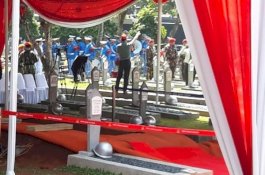 Lantunan Doa Lengkap saat Pemakaman Habibie