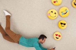 Ternyata Orang yang Gemar Kirim Emoji Lebih Sering Berhubungan Seks