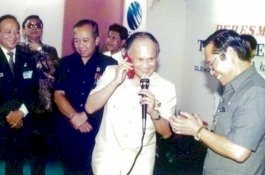 Ternyata Habibie Pula yang Berjasa Hadirkan GSM dan Telkomsel di Indonesia
