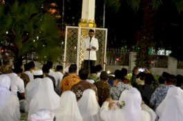 Banjir Air Mata saat Salat Gaib untuk Habibie di Rujab Gubernur Sulsel