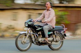 Pengendara Motor Dilarang Pakai Sandal