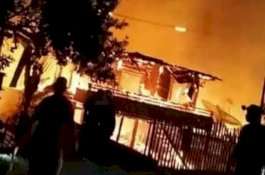 Si Jago Merah Ratakan 7 Rumah Warga di Desa Patila Wajo