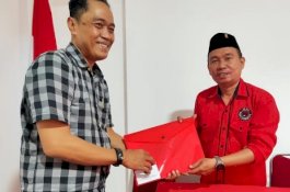 Prioritaskan Politik Gagasan, Ismak Daftar di PDIP Makassar