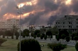 Dua Pabrik Perusahaan Minyak Arab Saudi Terbakar, Dipicu Serangan Drone