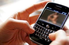 Asisten Guru Ditangkap Usai Kirim Foto Bugil ke Siswa